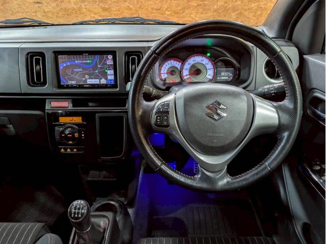 アルトワークス ベースグレード　５速ＭＴ　ＷｅｄｓＳｐｏｒｔ１５インチアルミ　クスコ車高調　柿本改マフラー　ＨＩＤヘッドライト　ブラックエンブレム　社外ナビ　デジタルＴＶ　Ｄ席ローダウンシートレール　レカロセミバケットシート　ＥＴＣ（26枚目）