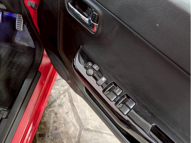 アルトワークス ベースグレード　５速ＭＴ　ＷｅｄｓＳｐｏｒｔ１５インチアルミ　クスコ車高調　柿本改マフラー　ＨＩＤヘッドライト　ブラックエンブレム　社外ナビ　デジタルＴＶ　Ｄ席ローダウンシートレール　レカロセミバケットシート　ＥＴＣ（37枚目）