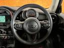 ヴィクトリア　白センターストライプ　純正ナビ　Ｂｌｕｅｔｏｏｔｈ　バックカメラ　純正１５インチＡＷ　ユニオンジャックテールライト　ＬＥＤヘッドライト　フォグランプ　ドラレコ　スマートキー　ＥＴＣ　走行１．３万キロ台（23枚目）
