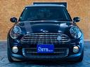 ＭＩＮＩ クーパー　クラブマン　ハンプトン　ユーザー様直接仕入　サンルーフ　５０周年記念グリルバッチ　専用サイドスカットル　専用ブラックレザーシート　シートヒーター　社外ナビ　バックカメラ　純正ＡＷ　ＨＩＤライト　スマートキー　予備キー　ＥＴＣ（8枚目）