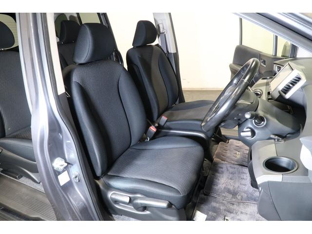 フリードハイブリッド ジャストセレクション 1年保証付 Bカメラ ナビ ETC 両側スライド片側電動ドア セキュリティー 横滑り防止機能 オートクルーズ 地デジ エアバック ウォークスルー DVD再生可能 キーレスエントリー PS 3列 ABS(18枚目)