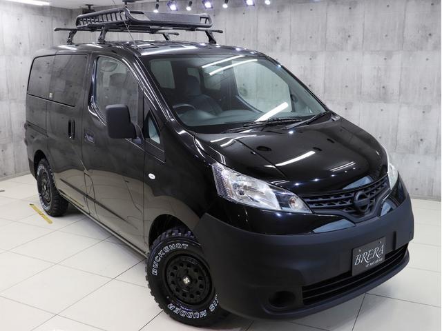 ＮＶ２００バネットバン ＧＸ　ブレラＯＧカスタム　新品社外アルミホイール＆新品マッドテレーンタイヤ　新品ルーフラック＆新品ベースキャリア　新品リアラダー　インナーブラックヘッドライト　テールランプブラックアウト　マットブラック塗分（4枚目）