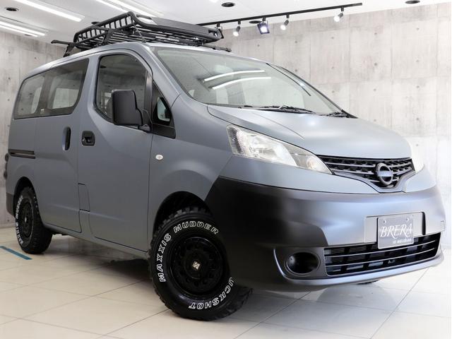 ＮＶ２００バネットバン ＤＸ　ブレラＯＧカスタム　新品社外アルミホイール＆新品マッドテレーンタイヤ　新品ルーフラック＆新品ベースキャリア　インナーブラックヘッドライト　テールランプブラックアウト　マットブラック塗り分け（5枚目）