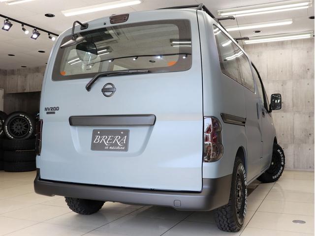 ＮＶ２００バネットバン ＤＸ　ブレラＯＧカスタム　新品社外アルミホイール＆新品マッドテレーンタイヤ　新品ルーフラック＆新品ベースキャリア　インナーブラックヘッドライト　テールランプブラックアウト　マットブラック塗り分け（9枚目）