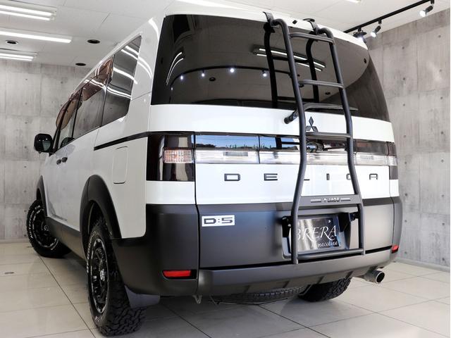 デリカD:5 G プレミアム 4WD ブレラOGカスタム 新品社外AW 新品BFグッドリッチATタイヤ 新品オバフェン 新品リアラダー ファイバーLEDヘッドライト テールブラック 電動バックドア ナビ 前横後カメラ 後席モニタ(8枚目)