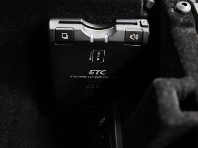 レンジローバーイヴォーククーペ ダイナミック 4WD パノラミックガラスルーフ 黒革Pシート シート&ステアヒーター&メモリー機能 ナビ フルセグTV BT接続 前横後カメラ メリディアンサウンド ETC 電動バックドア クルコン スマートキー(42枚目)