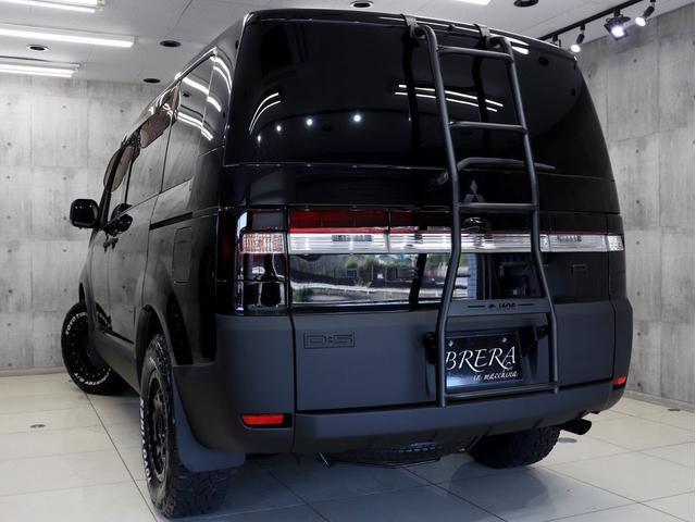 デリカD:5 G パワーパッケージ ブレラOGカスタム 新品社外AW 新品BFグッドリッチATタイヤ 新品ブルバー 新品リアラダー ヘッドライトプロテクター テールランプブラックアウト マットブラック塗り分け 両側電動ドア スマートキー(8枚目)