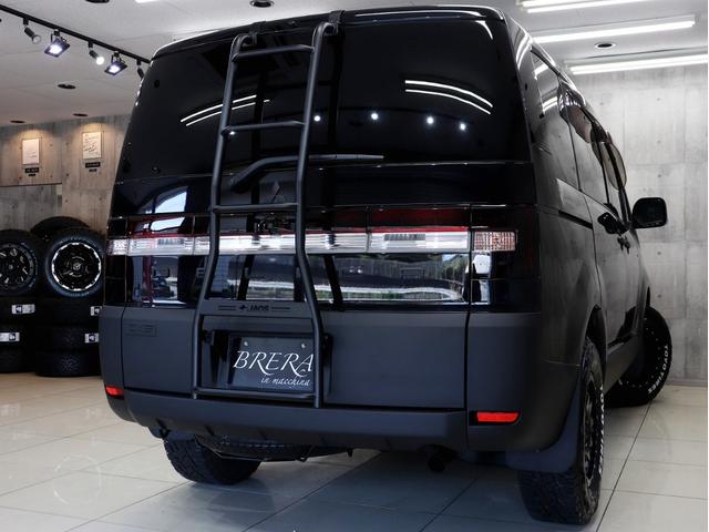 デリカD:5 G パワーパッケージ ブレラOGカスタム 新品社外AW 新品BFグッドリッチATタイヤ 新品ブルバー 新品リアラダー ヘッドライトプロテクター テールランプブラックアウト マットブラック塗り分け 両側電動ドア スマートキー(9枚目)