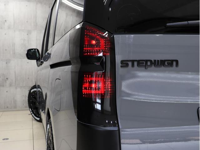 ステップワゴン G Eセレクション ブレラOGカスタム 新品社外AW&新品マッドテレーンタイヤ インナーブラックヘッドライト テールランプブラックアウト マットブラック塗り分け 両側電動スライドドア HDDナビ ETC スマートキー(17枚目)