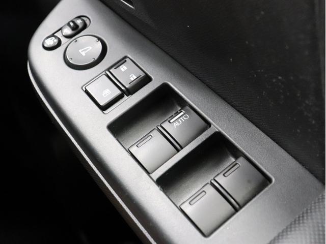 ステップワゴンスパーダ Z ブレラOGカスタム 新品社外AW&新品マッドテレーンタイヤ 新品ルーフラック インナーブラックヘッドライト テールブラックアウト マットブラック仕上げ 両側電動スラドアHDDナビBカメラ スマートキー(41枚目)