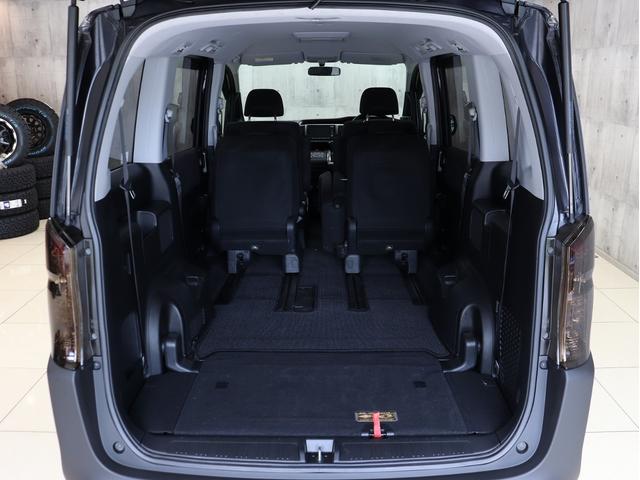 ステップワゴンスパーダ Z ブレラOGカスタム 新品社外AW&新品マッドテレーンタイヤ 新品ルーフラック インナーブラックヘッドライト テールブラックアウト マットブラック仕上げ 両側電動スラドアHDDナビBカメラ スマートキー(43枚目)