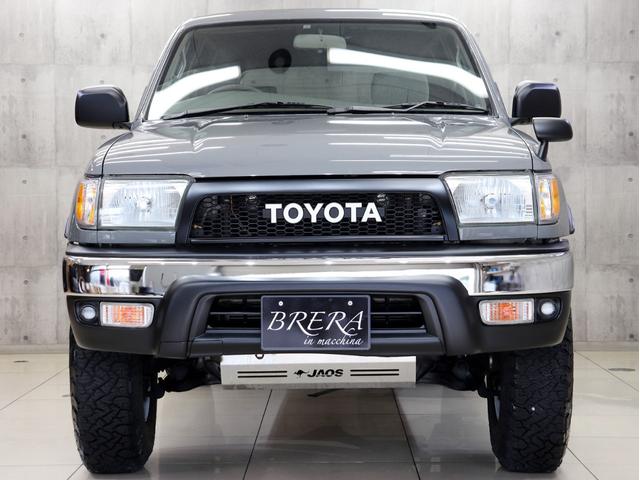 ハイラックスサーフ ＳＳＲ－Ｘ　ホワイトプレミアム　４ＷＤ　ナローボディ仕様　新品社外ＡＷ　新品ＢＦグッドリッチＡＴタイヤ　新品前後メッキバンパー　ＵＳコーナーレンズ　ＴＯＹＯＴＡグリル　社外マフラー　ハーフ革シート　ＥＴＣ　１００Ｖ電源　キーレス（6枚目）