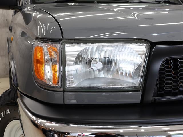 ハイラックスサーフ ＳＳＲ－Ｘ　ホワイトプレミアム　４ＷＤ　ナローボディ仕様　新品社外ＡＷ　新品ＢＦグッドリッチＡＴタイヤ　新品前後メッキバンパー　ＵＳコーナーレンズ　ＴＯＹＯＴＡグリル　社外マフラー　ハーフ革シート　ＥＴＣ　１００Ｖ電源　キーレス（13枚目）