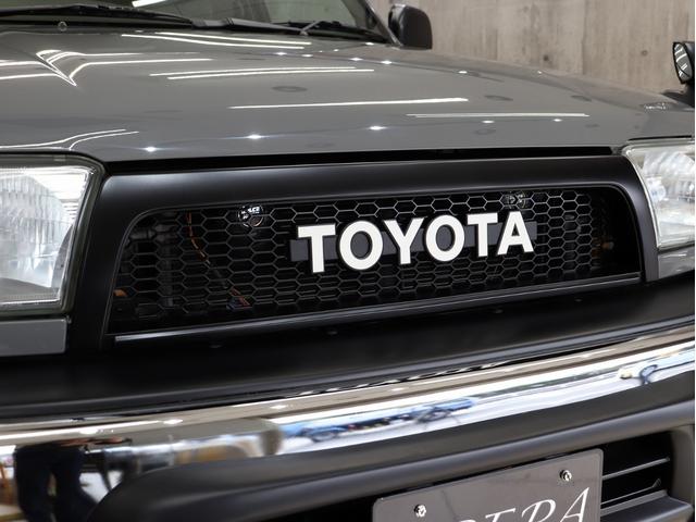 ハイラックスサーフ ＳＳＲ－Ｘ　ホワイトプレミアム　４ＷＤ　ナローボディ仕様　新品社外ＡＷ　新品ＢＦグッドリッチＡＴタイヤ　新品前後メッキバンパー　ＵＳコーナーレンズ　ＴＯＹＯＴＡグリル　社外マフラー　ハーフ革シート　ＥＴＣ　１００Ｖ電源　キーレス（15枚目）