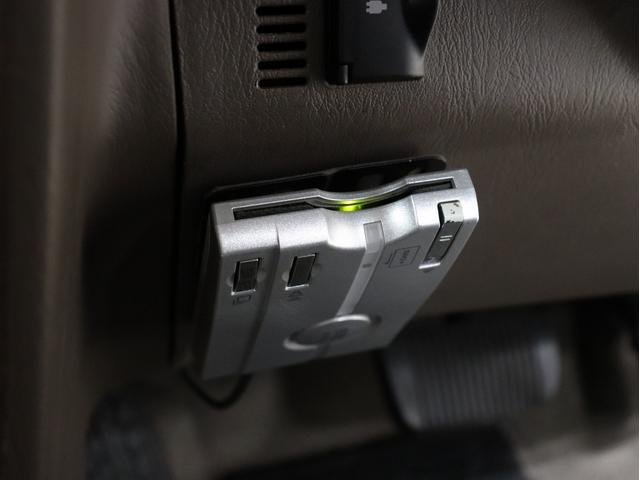 ハイラックスサーフ ＳＳＲ－Ｘ　ホワイトプレミアム　４ＷＤ　ナローボディ仕様　新品社外ＡＷ　新品ＢＦグッドリッチＡＴタイヤ　新品前後メッキバンパー　ＵＳコーナーレンズ　ＴＯＹＯＴＡグリル　社外マフラー　ハーフ革シート　ＥＴＣ　１００Ｖ電源　キーレス（32枚目）