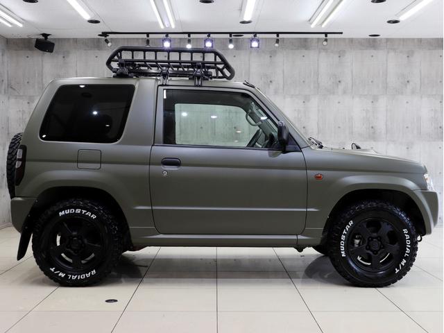 パジェロミニ ＶＲ　４ＷＤ　ターボ　ブレラＯＧカスタム　新品社外ＡＷ　新品マッドテレーンタイヤ　新品ルーフラック＆新品ベースキャリア　テールランプブラックアウト　ＭＩＴＳＵＢＩＳＨＩエンブレム　マットブラック塗り分け（10枚目）