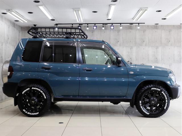 パジェロイオ パールパッケージ　ナビエディション　４ＷＤ　ブレラＯＧカスタム　新品社外ＡＷ　新品マッドテレーンタイヤ　新品ルーフラック＆新品ベースキャリア　インナーブラックヘッドライト　テールランプブラックアウト　マットブラック塗分　ＥＴＣ（10枚目）