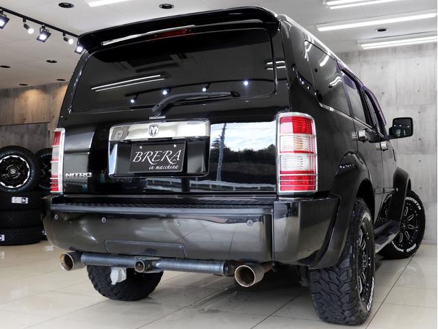 ダッジ・ナイトロ ＳＸＴ　４ＷＤ　ブレラＯＧカスタム　新品社外アルミホイール　新品モンスタマッドテレーンタイヤ　マットブラック塗装済フロントグリル　社外ナビＴＶ　純正サイドカメラ　クルーズコントロール　キーレス（9枚目）
