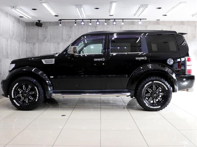 ダッジ・ナイトロ ＳＸＴ　４ＷＤ　ブレラＯＧカスタム　新品社外アルミホイール　新品モンスタマッドテレーンタイヤ　マットブラック塗装済フロントグリル　社外ナビＴＶ　純正サイドカメラ　クルーズコントロール　キーレス（11枚目）