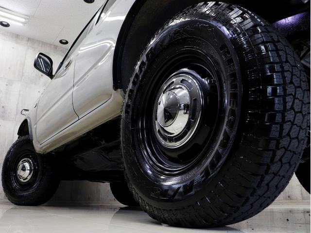 ハイラックスサーフ SSR-X 4WD オリジナルナローボディ仕様 新品社外ホイール 新品オールテレーンタイヤ 新品前後メッキバンパー TOYOTAメッシュグリル USコーナーウィンカー マットブラック塗り分け(12枚目)