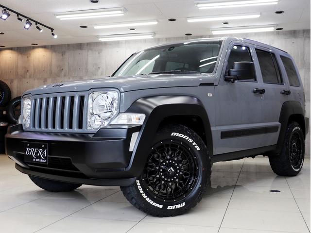 ジープ・チェロキー スポーツクロス 4WD ブレラOGカスタム 新品社外アルミホイール 新品マッドテレーンタイヤ テールランプブラックアウト マットブラック塗り分け 社外ナビ 純正サイドカメラ キーレス クルーズコントロール(3枚目)