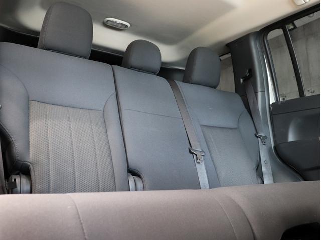 ジープ・チェロキー スポーツクロス 4WD ブレラOGカスタム 新品社外アルミホイール 新品マッドテレーンタイヤ テールランプブラックアウト マットブラック塗り分け 社外ナビ 純正サイドカメラ キーレス クルーズコントロール(25枚目)