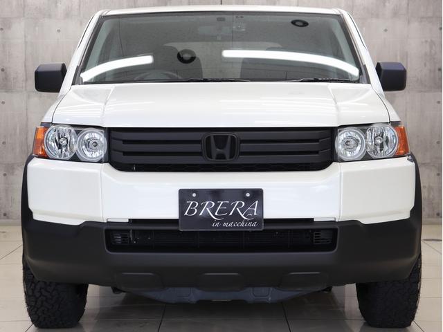 �t�����g�r���[�̓z���C�g�J���[�ƃ}�b�g�u���b�N�œh�蕪���A�I�V�����ȃt�����g�r���[�Ɏd�オ���Ă���܂��B