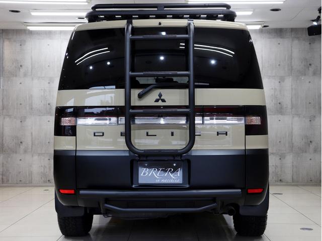 デリカＤ：５ ローデスト　Ｇ　パワーパッケージ　４ＷＤ　ブレラＯＧカスタム　新品社外ＡＷ　新品タイヤ　新品ルーフラック　新品ＪＡＯＳフォグランプ付バンパーガード　新品オバフェン　新品リアラダー　ファイバーＬＥＤヘッドライト　テールブラックアウト（7枚目）