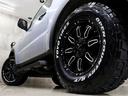 新品社外アルミホイールに新品TOYOオープンカントリーホワイトレタータイヤを装着しアクティブな雰囲気に仕上がりました。