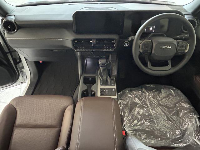 ランドクルーザー250 VXファーストエディション 丸目ヘッドライト デジタルインナーミラー パノラミックカメラ パワーバックドア ムーンルーフ シートヒーター ベンチレーター AppleCarPlay ステアリングヒーター(6枚目)