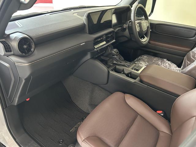 ランドクルーザー250 VXファーストエディション 丸目ヘッドライト デジタルインナーミラー パノラミックカメラ パワーバックドア ムーンルーフ シートヒーター ベンチレーター AppleCarPlay ステアリングヒーター(7枚目)