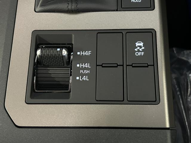 ランドクルーザー250 VXファーストエディション 丸目ヘッドライト デジタルインナーミラー パノラミックカメラ パワーバックドア ムーンルーフ シートヒーター ベンチレーター AppleCarPlay ステアリングヒーター(17枚目)