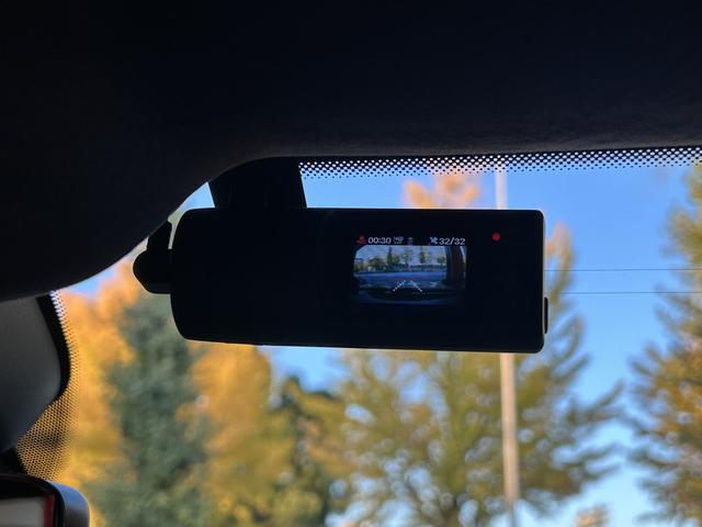 コンチネンタル GT ブライトロワーバンパーマトリックス 21インチアロイホイール AppleCarPlay カーテシイルミ ドラレコ レーダー シートヒーター ステアリングヒーター 地デジ パワートランク(20枚目)