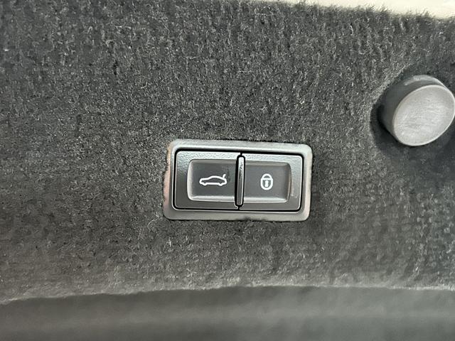 コンチネンタル GT ブライトロワーバンパーマトリックス 21インチアロイホイール AppleCarPlay カーテシイルミ ドラレコ レーダー シートヒーター ステアリングヒーター 地デジ パワートランク(39枚目)