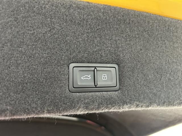 ウルス ベースグレード カーボンインテリア bang&olufsen サンルーフ パワークラフトマフラー AppleCarPlay マッサージシート 前後ドラレコ 純正23インチAW 置くだけ充電 パワートランク(50枚目)