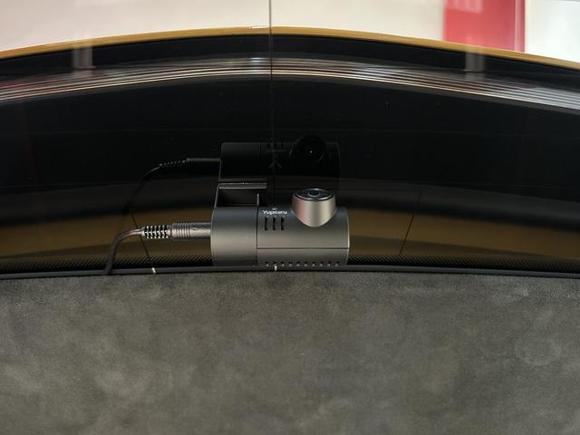 ウルス ベースグレード カーボンインテリア bang&olufsen サンルーフ パワークラフトマフラー AppleCarPlay マッサージシート 前後ドラレコ 純正23インチAW 置くだけ充電 パワートランク(52枚目)