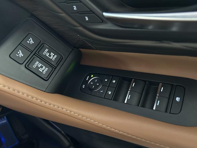 ヴェルファイアハイブリッド エグゼクティブラウンジ モデリスタエアロパーツ シグネイチャーイルミ ルーフイルミスポイラー クールシャインキット ユニバーサルステップ 寒冷地仕様(31枚目)