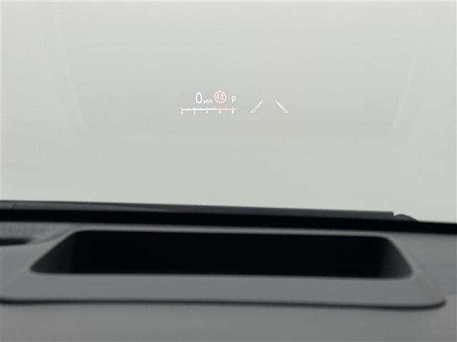 Ｚ　純正１０．５型ナビ（ＵＳＢ／フルセグ／ＢＴ）　全周囲カメラ　ＢＳＭ　トヨタチームメイトＨＵＤ　ＡＣ１００Ｖ　追従クルコン　ＲＣＴＡ　衝突被害軽減　クリアランスソナ　パーキングアシスト　前後録画ドラレコ(7枚目)