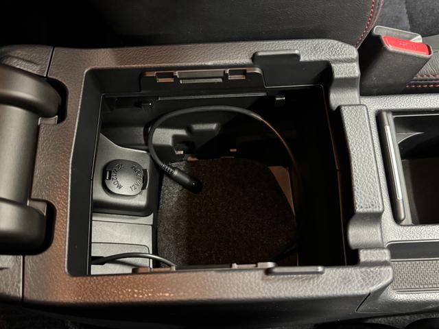 WRX S4 2.0GT-Sアイサイト アドバンスドセイフティパッケージ/純正7インチナビ/リヤ&サイドビューモニター/ドライブレコーダー/ETC/SRVD(BSM)/プリクラッシュブレーキ/レーダークルーズ/パワーシート/パドルシフト(40枚目)