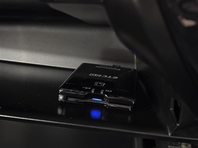 ハイラックス Ｚ　ブラックラリーエディション　ＪＡＯＳフロントスプリング／ソフトトノカバー＆ベッドライナー／７インチナビ／バックカメラ／ＥＴＣ２．０／クルコン／オートエアコン／プッシュスタート／オートライト／ＬＥＤヘッドランプ／リモコンスターター（13枚目）
