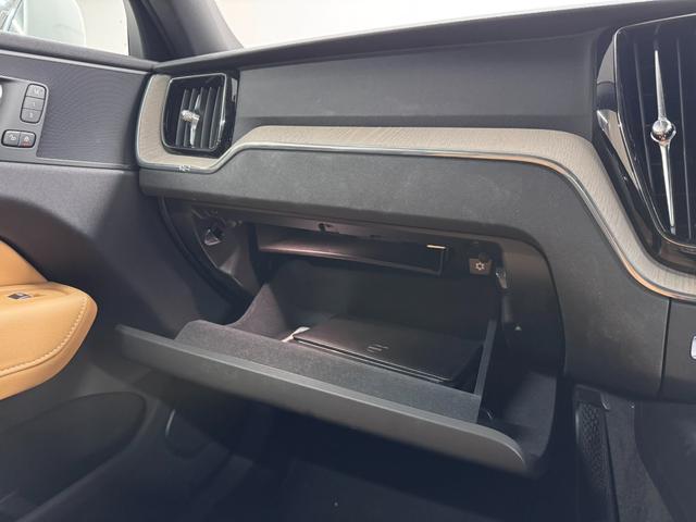 XC60 T5 AWD インスクリプション 9インチSENSUSナビ/360°ビューカメラ/ETC/ファインナッパレザー(茶革)/ブラインドスポット/衝突回避支援機能/全車速追従機能付ACC/冷暖シート/パワーテールゲート/メモリーパワーシート(13枚目)