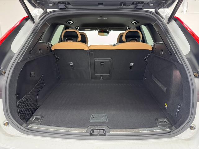 XC60 T5 AWD インスクリプション 9インチSENSUSナビ/360°ビューカメラ/ETC/ファインナッパレザー(茶革)/ブラインドスポット/衝突回避支援機能/全車速追従機能付ACC/冷暖シート/パワーテールゲート/メモリーパワーシート(44枚目)