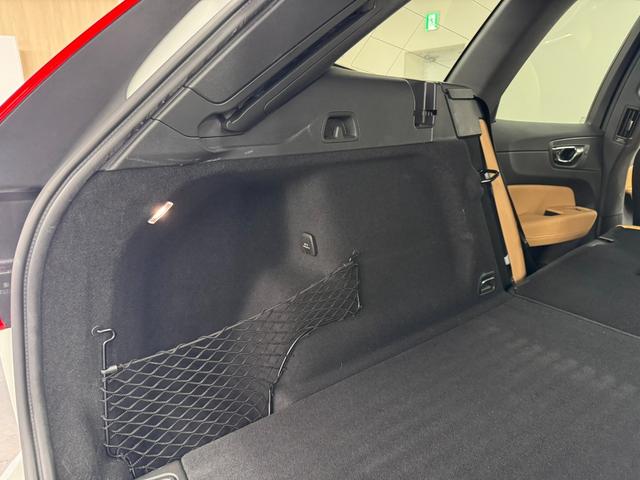 XC60 T5 AWD インスクリプション 9インチSENSUSナビ/360°ビューカメラ/ETC/ファインナッパレザー(茶革)/ブラインドスポット/衝突回避支援機能/全車速追従機能付ACC/冷暖シート/パワーテールゲート/メモリーパワーシート(47枚目)