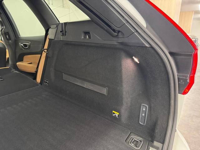 XC60 T5 AWD インスクリプション 9インチSENSUSナビ/360°ビューカメラ/ETC/ファインナッパレザー(茶革)/ブラインドスポット/衝突回避支援機能/全車速追従機能付ACC/冷暖シート/パワーテールゲート/メモリーパワーシート(49枚目)