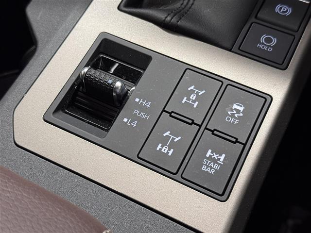ランドクルーザー250 ZX ディーゼル/JBLサウンド/寒冷地仕様/12.3型ナビ/パノラミックビュー/ムーンルーフ/デジタルインナーミラー/茶革/BSM/衝突被害軽減/ハンズフリーパワーバックドア/パワーシート/冷暖シート(11枚目)