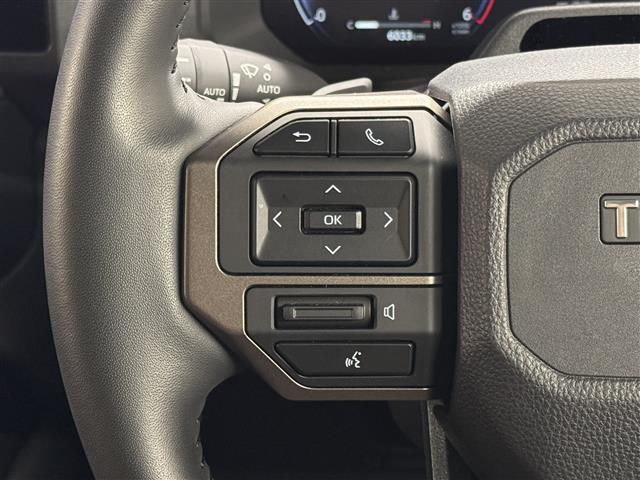 ランドクルーザー250 ZX ディーゼル/JBLサウンド/寒冷地仕様/12.3型ナビ/パノラミックビュー/ムーンルーフ/デジタルインナーミラー/茶革/BSM/衝突被害軽減/ハンズフリーパワーバックドア/パワーシート/冷暖シート(15枚目)