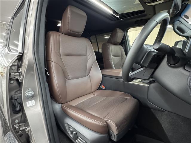 ランドクルーザー250 ZX ディーゼル/JBLサウンド/寒冷地仕様/12.3型ナビ/パノラミックビュー/ムーンルーフ/デジタルインナーミラー/茶革/BSM/衝突被害軽減/ハンズフリーパワーバックドア/パワーシート/冷暖シート(23枚目)