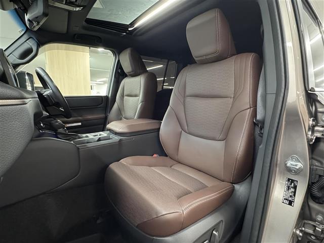 ランドクルーザー250 ZX ディーゼル/JBLサウンド/寒冷地仕様/12.3型ナビ/パノラミックビュー/ムーンルーフ/デジタルインナーミラー/茶革/BSM/衝突被害軽減/ハンズフリーパワーバックドア/パワーシート/冷暖シート(25枚目)