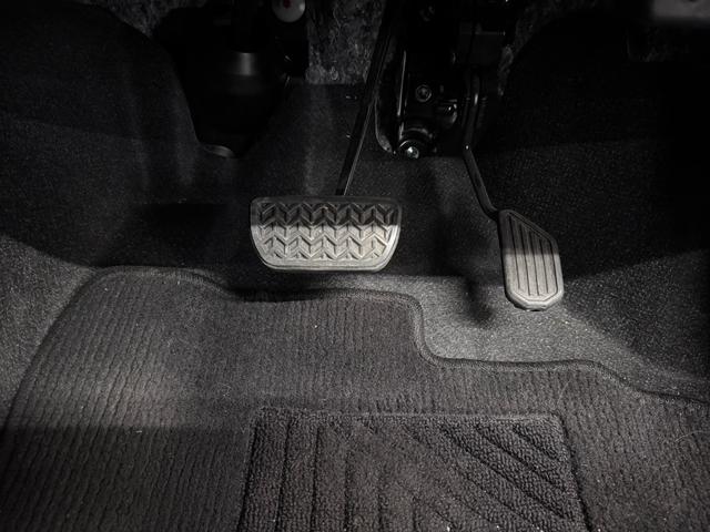 アクア Sスタイルブラック 7インチナビ/パノラミックビューモニター/ETC/プリクラッシュセーフティ/レーンディパーチャーアラート/パーキングサポートブレーキ/LEDヘッドランプ/オートハイビーム/Pスタート/スマートキー×2(29枚目)