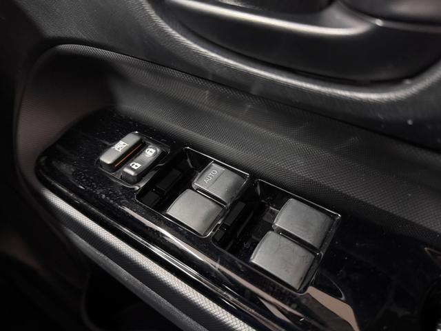 アクア Sスタイルブラック 7インチナビ/パノラミックビューモニター/ETC/プリクラッシュセーフティ/レーンディパーチャーアラート/パーキングサポートブレーキ/LEDヘッドランプ/オートハイビーム/Pスタート/スマートキー×2(30枚目)